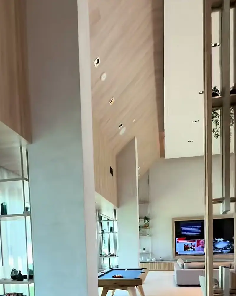 Azola Avery Centre, another room from the tour