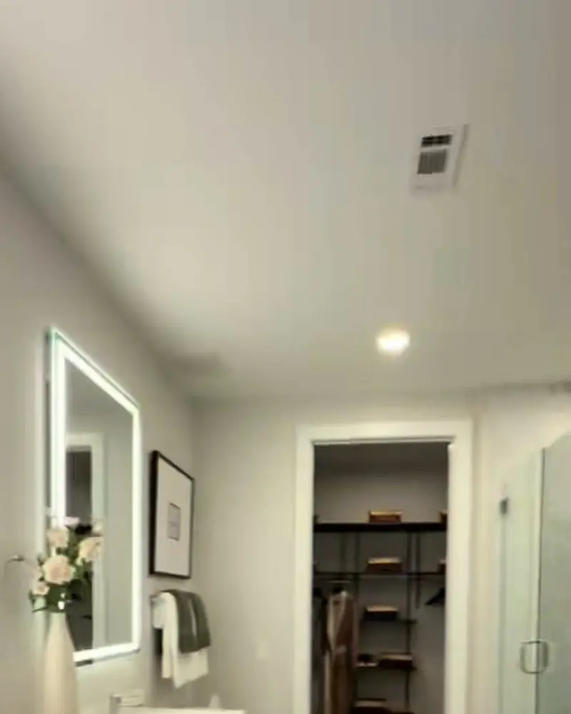 Encore Lakeside, another room from the tour
